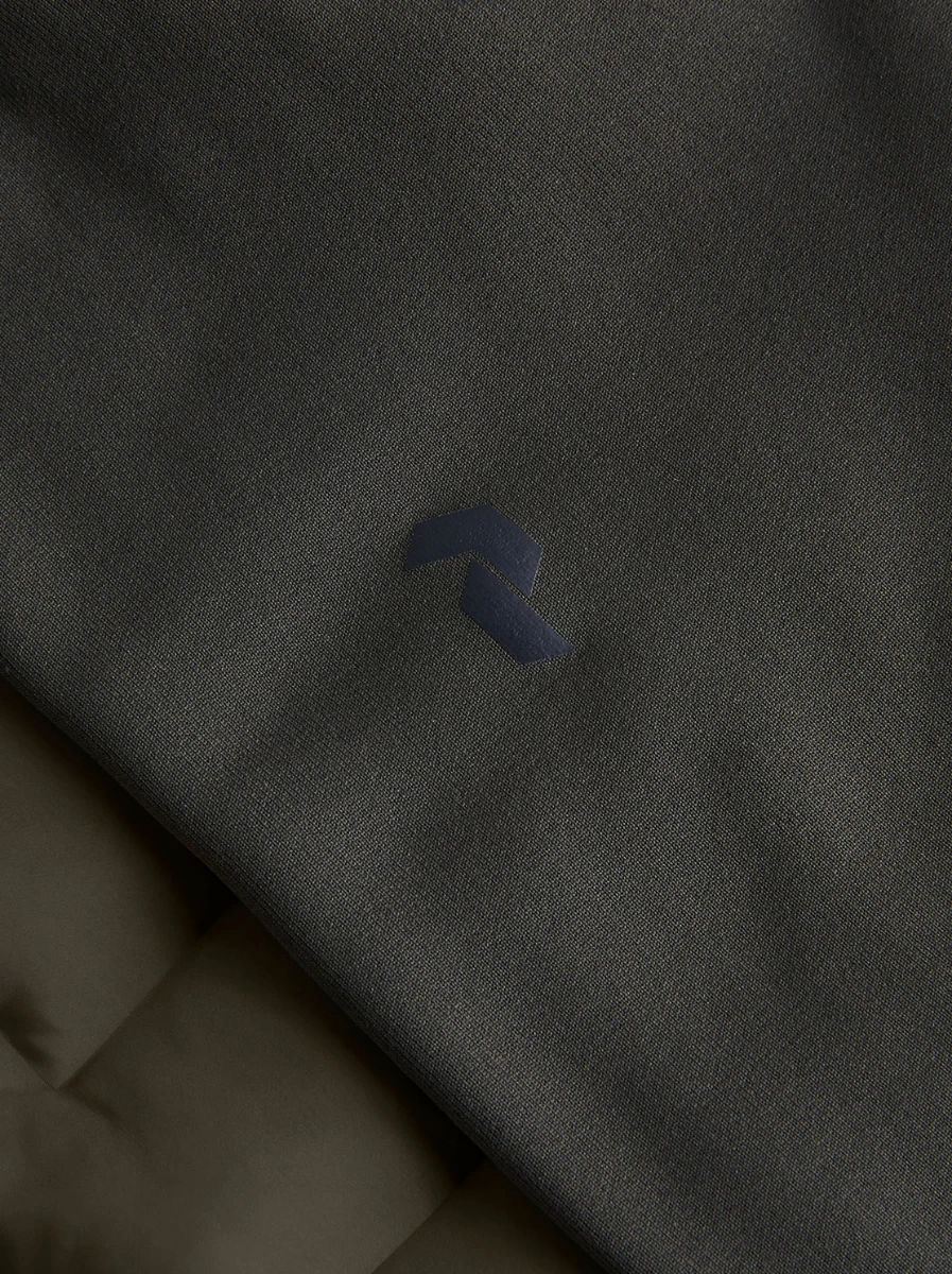 PEAK PERFORMANCE WOMEN'S ARGON HYBRID HOOD JACKET Forest Night - Image 5